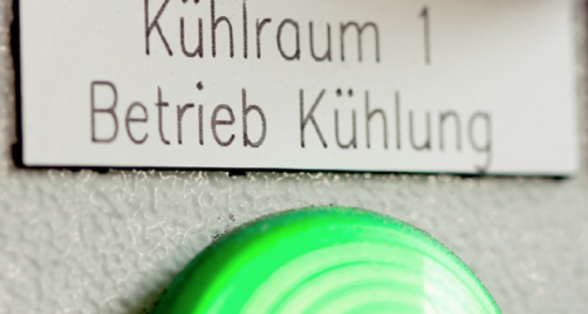 Bild das ein Schild zum Kühlraum abbildet